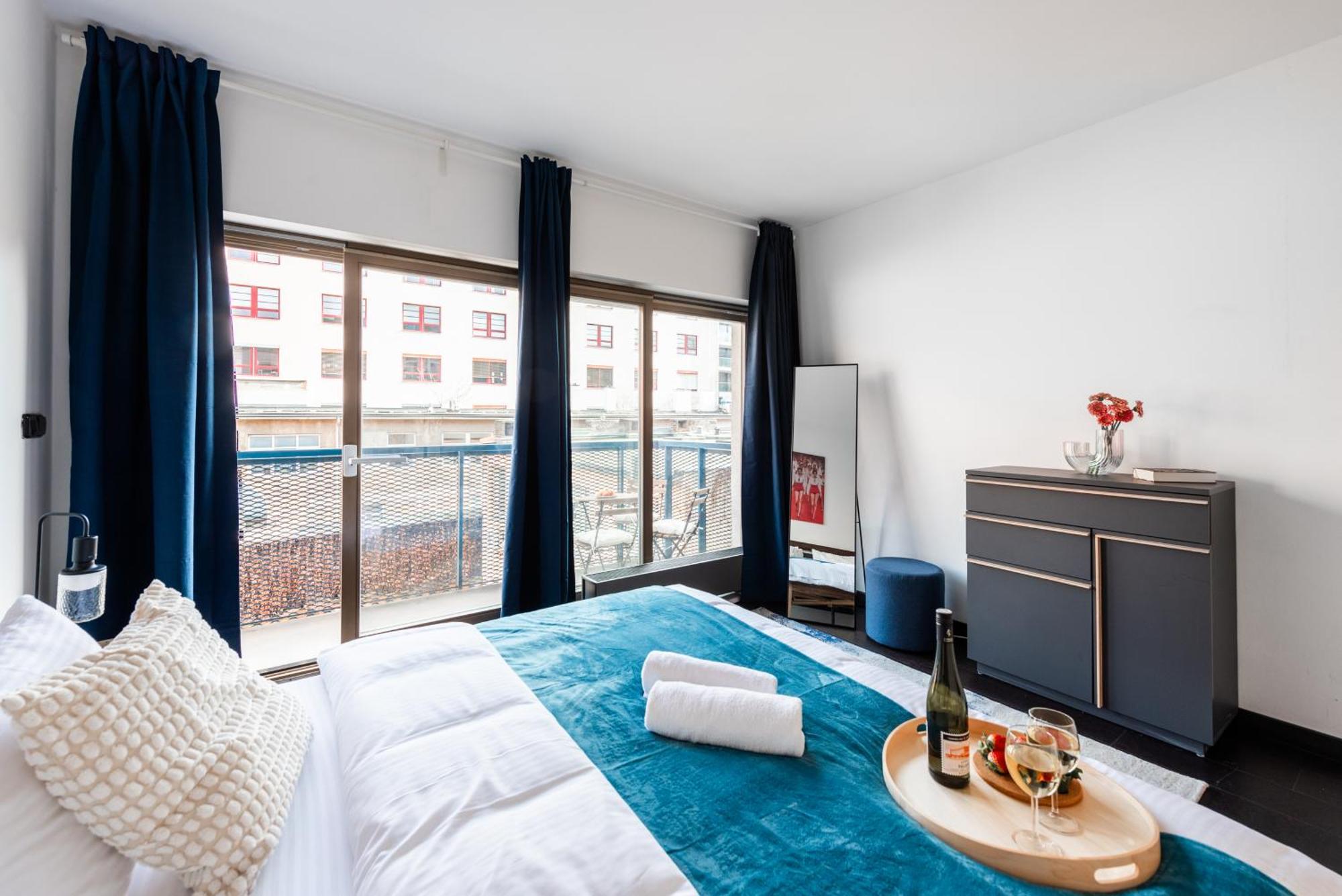 Spacious Apartments Near Karlin Square Prag Dış mekan fotoğraf