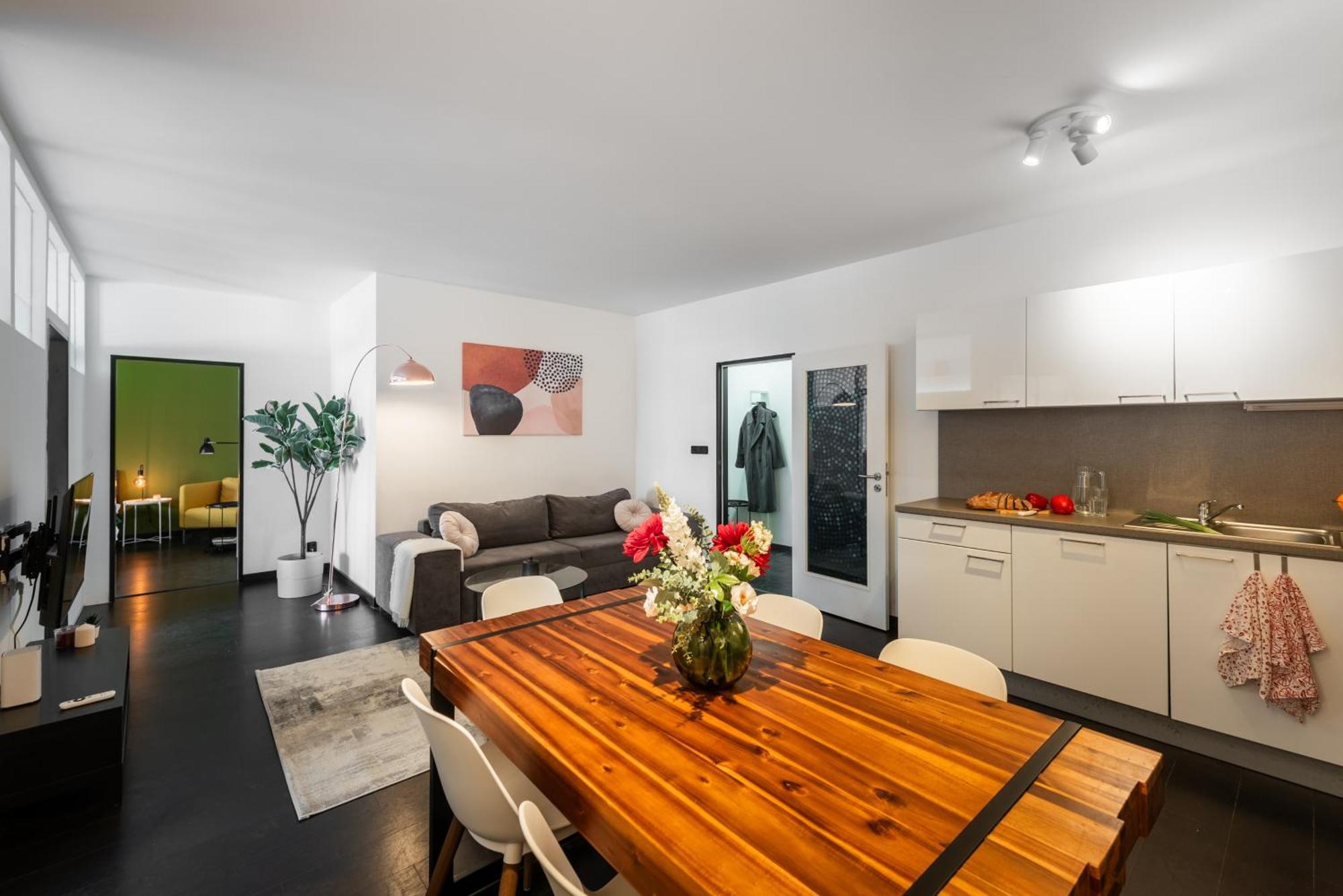 Spacious Apartments Near Karlin Square Prag Dış mekan fotoğraf