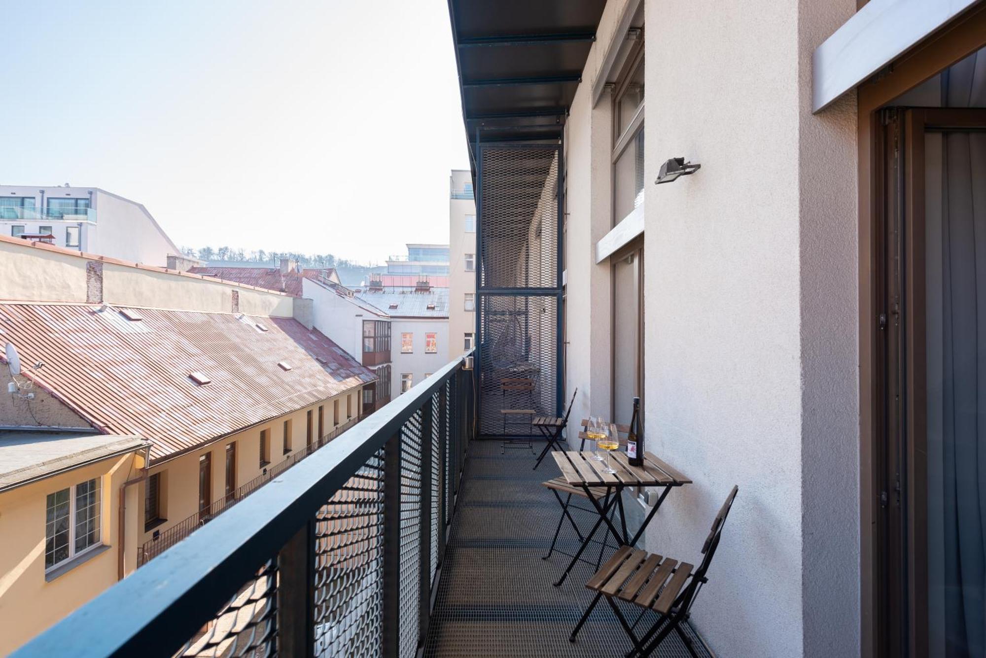 Spacious Apartments Near Karlin Square Prag Dış mekan fotoğraf