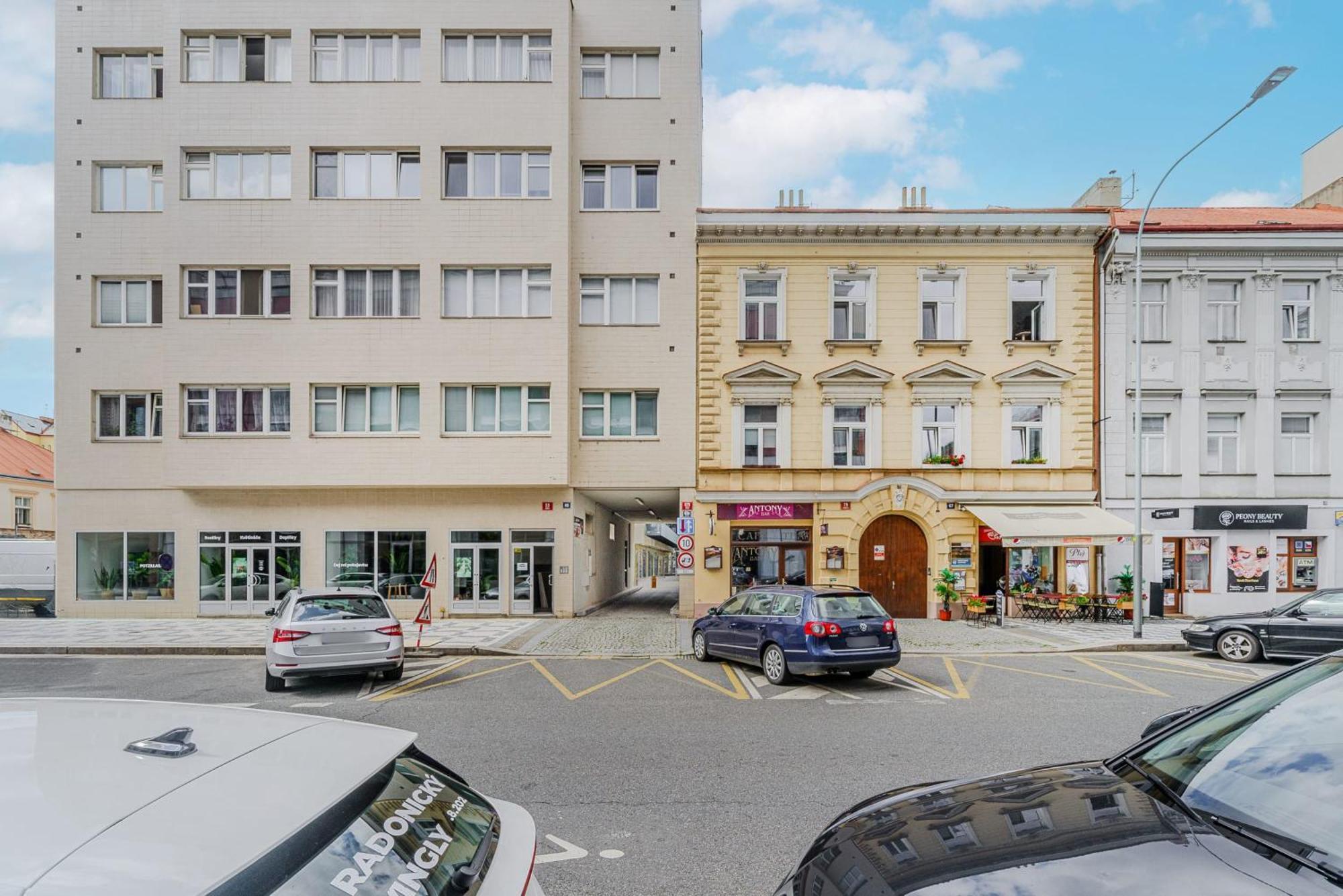 Spacious Apartments Near Karlin Square Prag Dış mekan fotoğraf